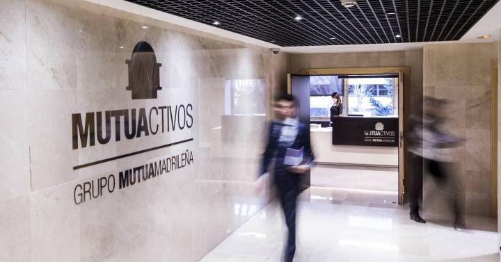 Mutuactivos maintains a neutral position on the stock market with oil companies, Iberdrola, Google and Meta in its portfolio