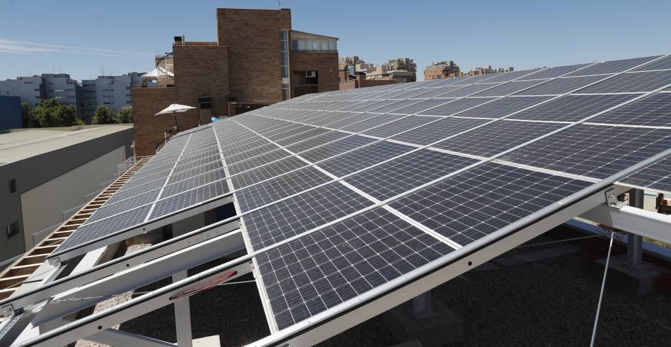 Sabadell se alía con SolarProfit para financiar placas solares de autoconsumo para hogares | | Cinco Días