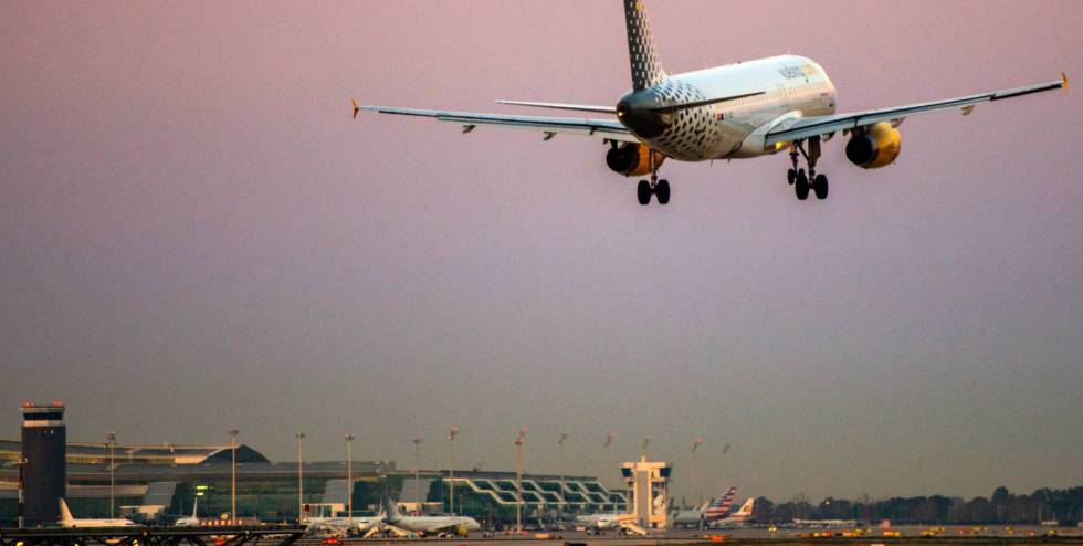 FACUA denuncia a Vueling