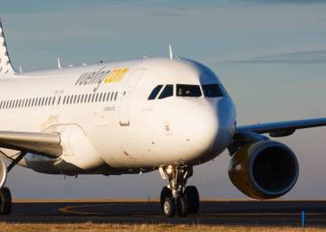 Vueling se lanza a por el turista chino con la aceptación del pago con  tarjetas UnionPay | Compañías | Cinco Días
