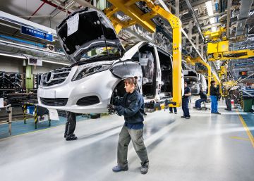 Mercedes insta a los sindicatos a acordar el nuevo convenio a cambio de invertir 1.200 millones en Vitoria