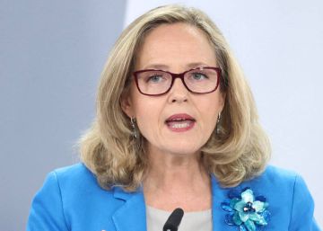 Calviño advierte a los agentes sociales de que no relajará su compromiso con el déficit