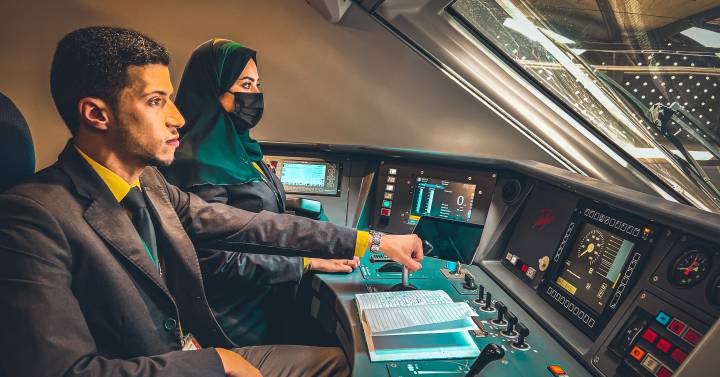 Renfe begins to instruct the first 31 Saudi women machinists in history