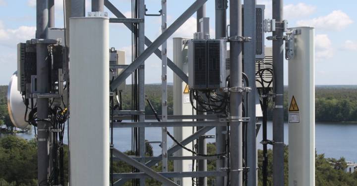 Telefónica sells fiber connected to towers in Spain to American Tower for 120 million