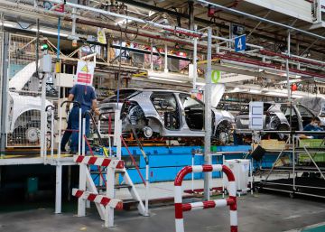 El motor vuelve a los peores días de la crisis de chips con sucesivos parones de producción