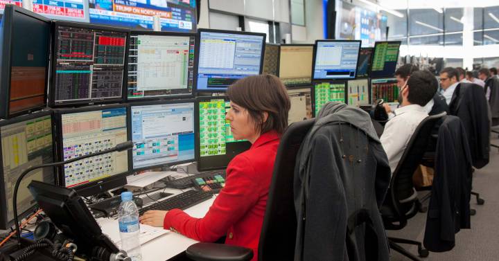 La banca acelera la venta de fondos alternativos por la debacle de la renta fija | Fondos y Planes - Vimarsana News