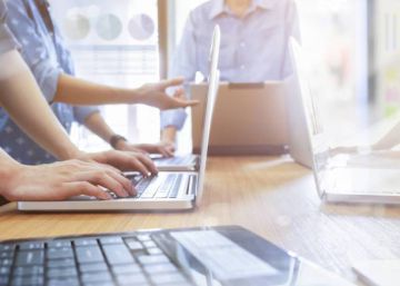 Las consultoras mantienen salarios en torno al SMI para titulados superiores