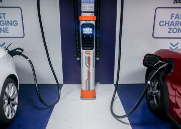 La gran distribución pide tres años para instalar 20.000 puntos de recarga de coches eléctricos