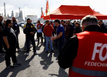 La huelga en cinco refinerías de TotalEnergies continuará pese al acuerdo con sindicatos
