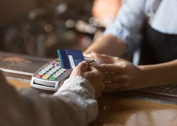 La banca da un giro a sus filiales de pago y busca socios para impulsar el negocio