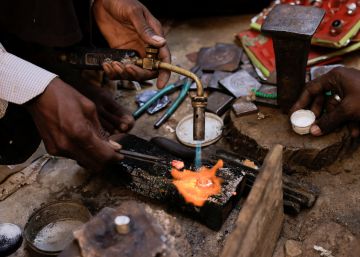 El invierno de las criptos pone de relieve la calidez del oro