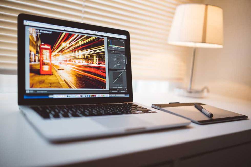 The screen of an Apple MacBook laptop