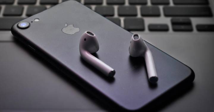 Cómo calibrar los auriculares inalámbricos Apple AirPods con iPhone |  artilugio