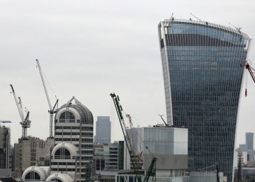 El 'big bang' británico apenas mitiga el daño del Brexit a la City