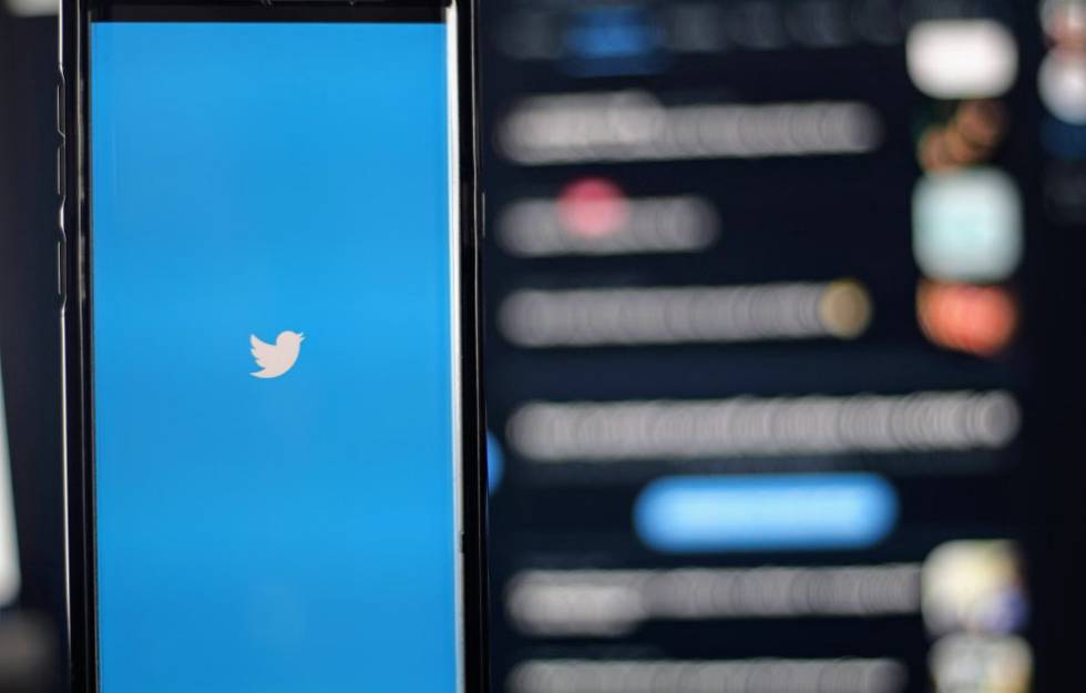 Giant data attack on Twitter!  That's the only thing lost