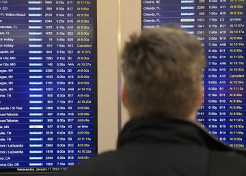 El tráfico aéreo en EE UU intenta recuperar la normalidad después de un parón por un fallo informático