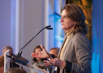 Ribera pide a la industria que el coche eléctrico deje de ser un producto de 