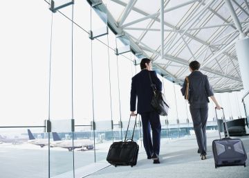 Las empresas bajan a los ejecutivos del avión para los viajes de trabajo