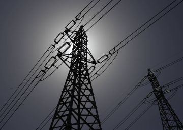 El precio de la luz se dispara un 76% este lunes y se situará en 132 euros