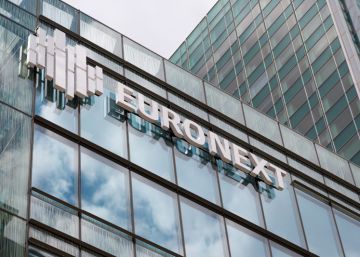 schild planea excluir de Bolsa el banco de inversión