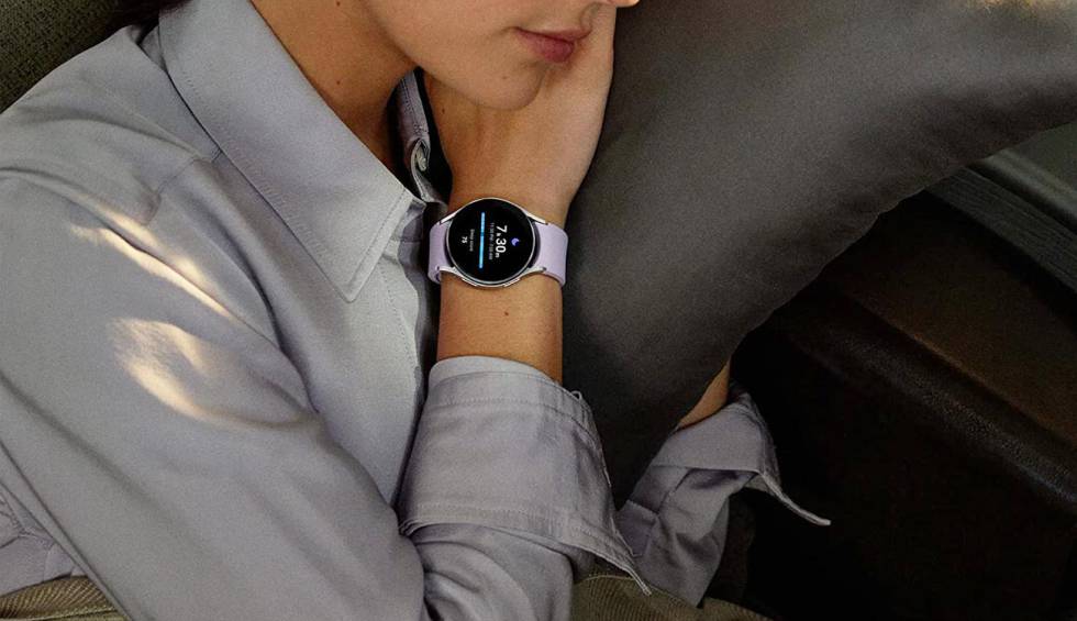Vaciar la basura Alicia Montaña Cómo utilizar en los relojes inteligentes Samsung Galaxy Watch el asistente  de Google | Gadgets | Cinco Días