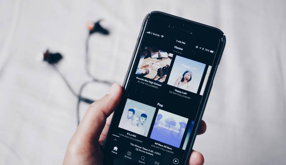 Spotify elimina da piattaforma migliaia brani creati da AI - AI4Business