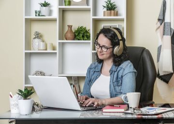 Una sentencia recuerda que para aplicar el teletrabajo a la plantilla debe negociarse con los sindicatos