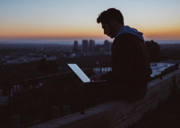 No te quedes nunca sin Internet: así puedes utilizar tu portátil como un router WiFi