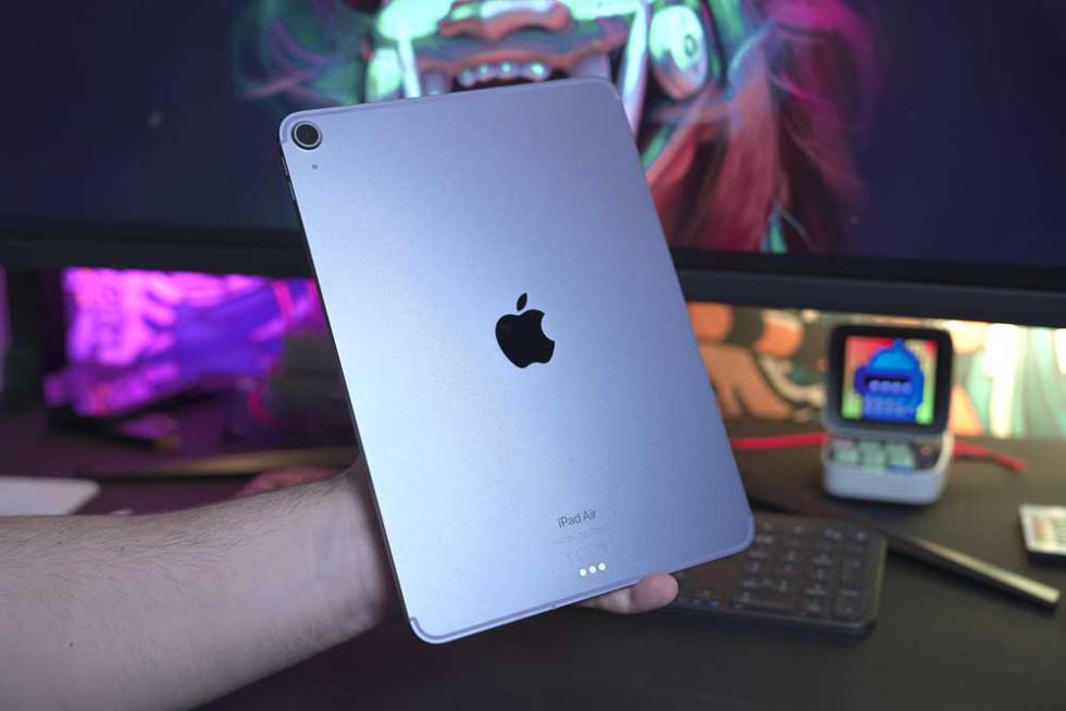 Trasera de iPad con logo de Apple
