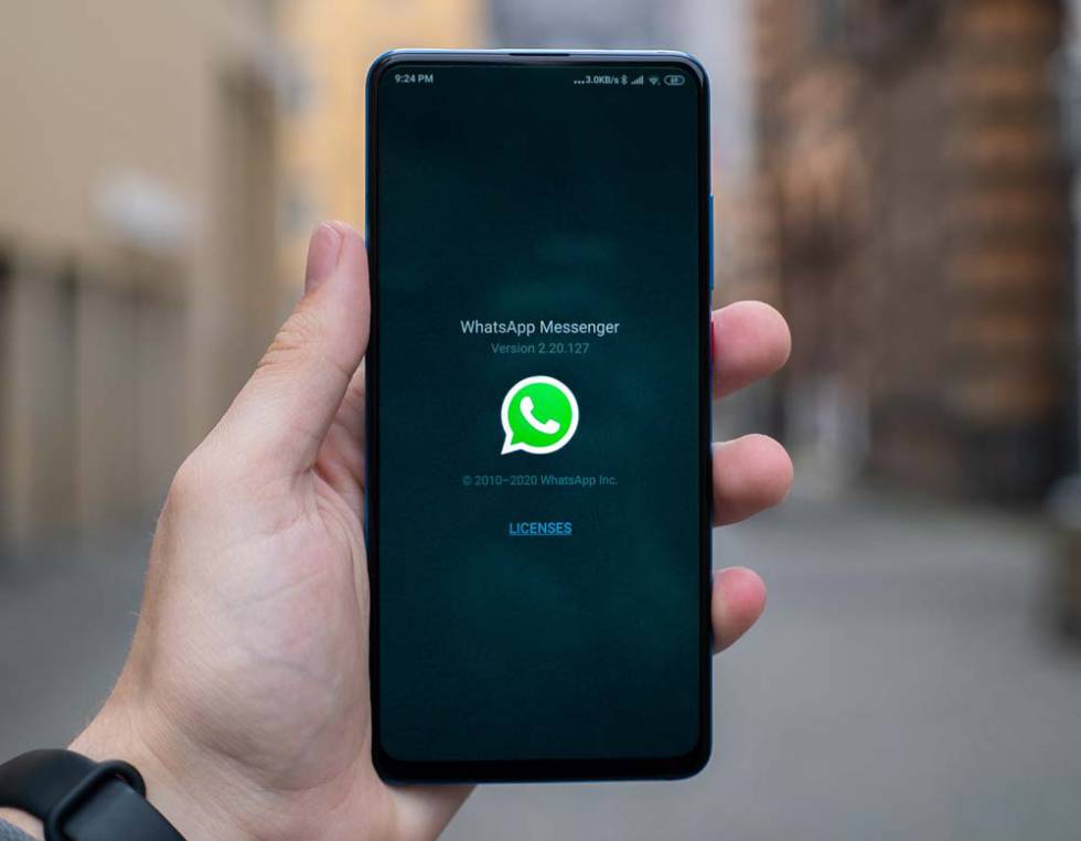 Icono de WhatsApp con fondo negro