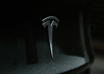 Toda una sorpresa: Tesla trabaja en un cargador inalámbrico para sus coches