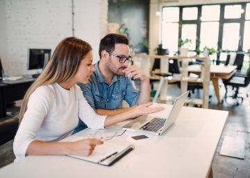Desde el día 1 las empresas con becarios deberán darles de alta en la Seguridad Social