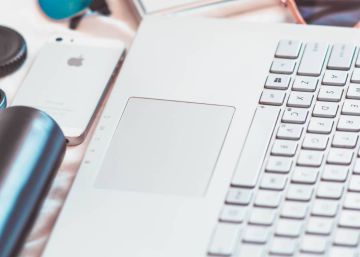 Domina Windows como un profesional usando estos gestos en el touchpad de tu portátil