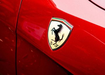Ferrari avanza con su coche eléctrico: está haciendo pruebas con un Tesla
