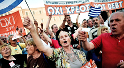 Manifestación en Atenas en apoyo del Gobierno y por el 