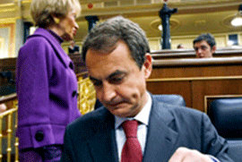 Zapatero antes de anunciar los recortes